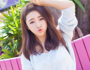爱蜜社 – 制服图集：看看张思允如何把‘清纯’诠释得这么巧妙