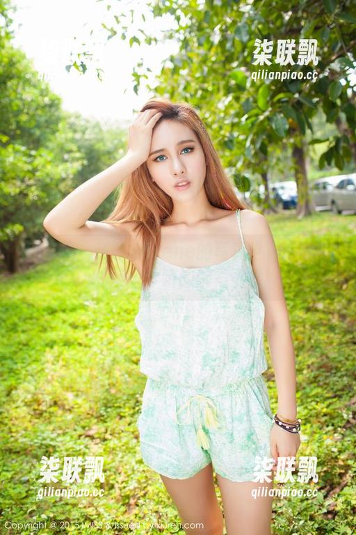 爱蜜社-萌琪琪Irene 爱蜜社 - 萌琪琪Irene的写真世界:秘书的每一个瞬间都很可爱