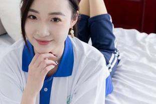 物恋传媒 – 静默观看：小茶与少女瞬间的奇妙作品