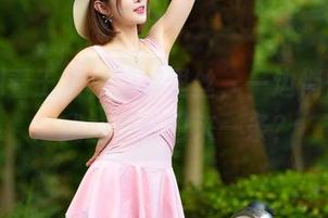 一边观看王羽杉的裤里丝，一边悄悄设想：我能不能也来一条？