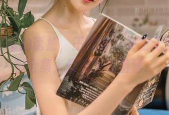黑色吊带的诱惑，王羽杉带来的无圣光摄影合集，灯光下的暗涌。