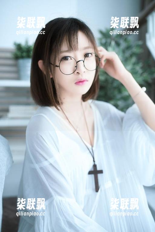 王羽杉换上牛仔裤，简直太好看了，美图合集让你赞不绝口！