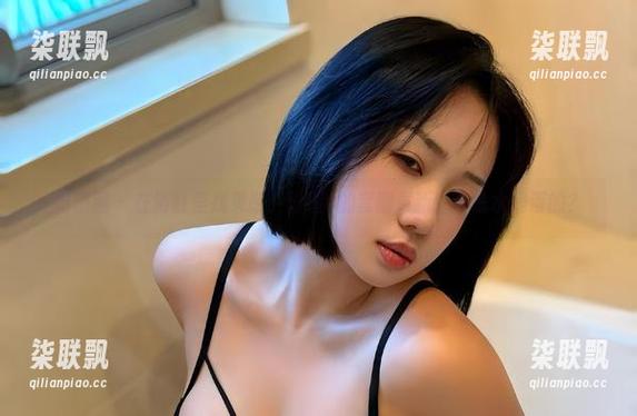微密圈 - 在浴缸里找灵感：瑜瑾u的套图更新，谁说水是湿的？