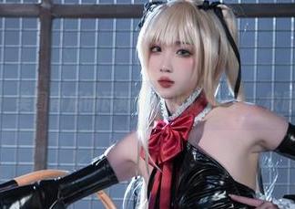 在线闪现：美图背后的瓦斯塔亚小龙虾与菈菈校服的碰撞！