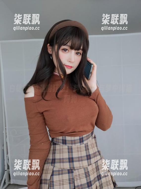 白银81的私房狂想：抖S姐姐与梦中阿猫阿狗