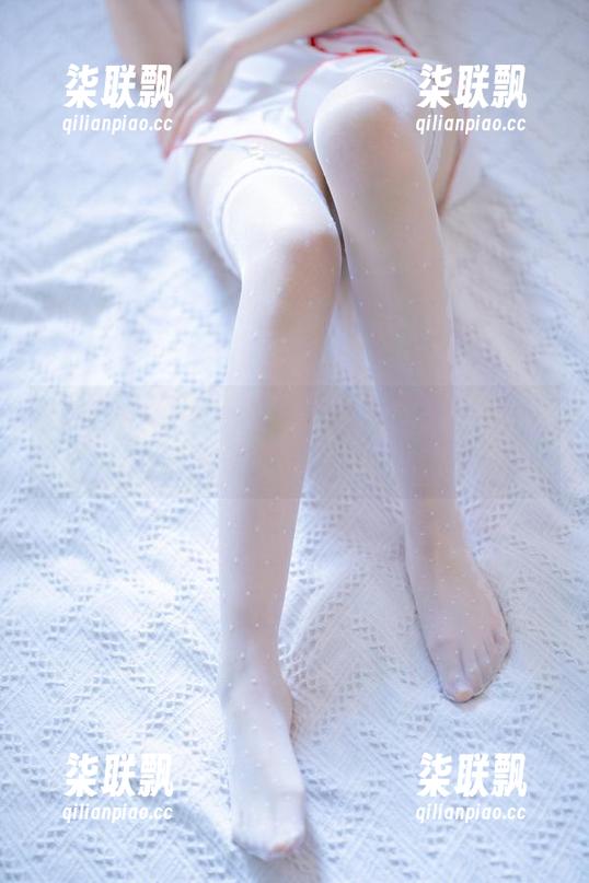 白露Bululu 白露Bululu的比基尼写真:全套色彩,真是少女心爆棚!