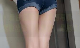 微密圈 – 看白龙猫女的高清写真，黑丝黑靴里跳出的不仅是腿，是魅力！