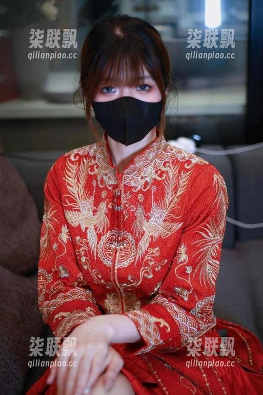微密圈 - 白龙猫女的肉丝秀禾服：一辑不容错过的图库精选