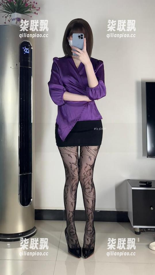 微密圈 - 不止体操服，白龙猫女写真套图里的细腻与张扬