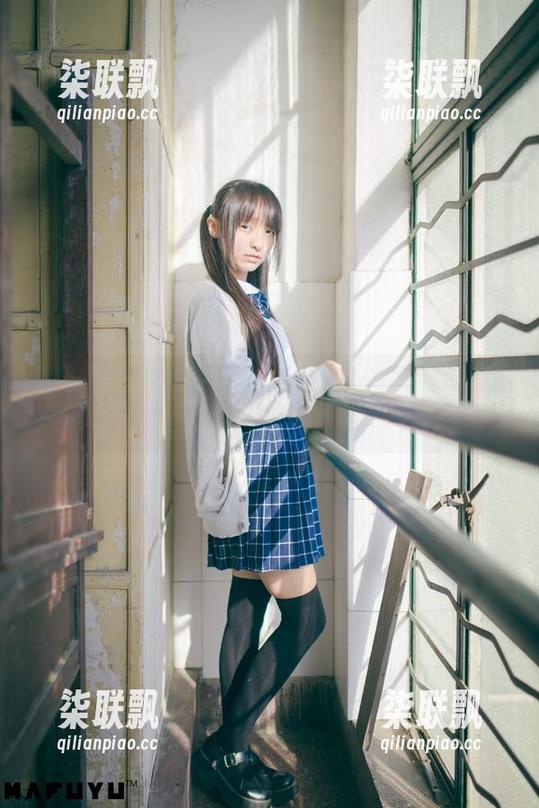在魅魔教室里探索神乐坂真东的超美写真宇宙