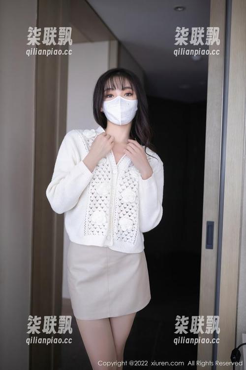 秀人网 - Egg尤妮丝的婚纱游乐场：看！这张原图好像在说‘嫁给我吧’