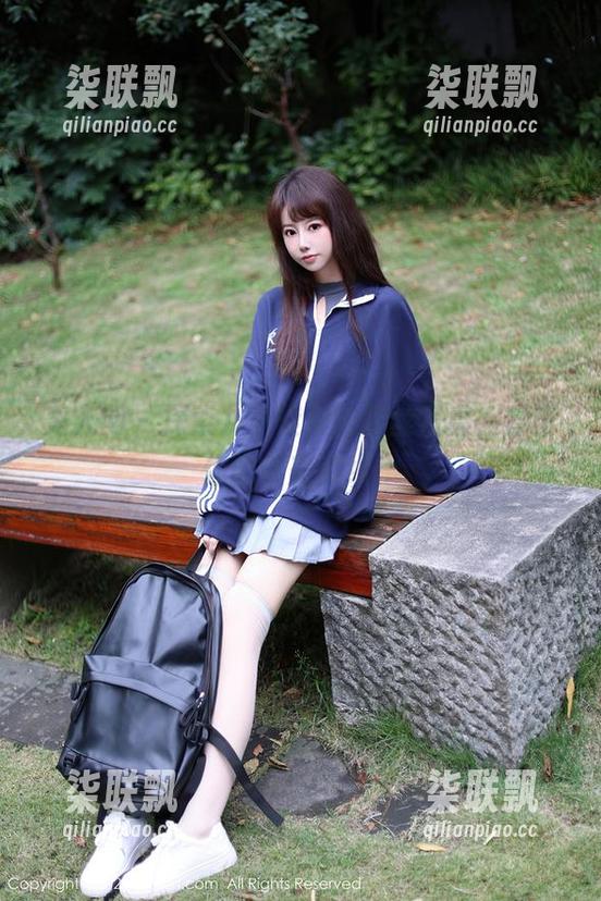 秀人网-九千柒柒 秀人网 - 探索九千柒柒的黑丝写真,直击你的审美底线!