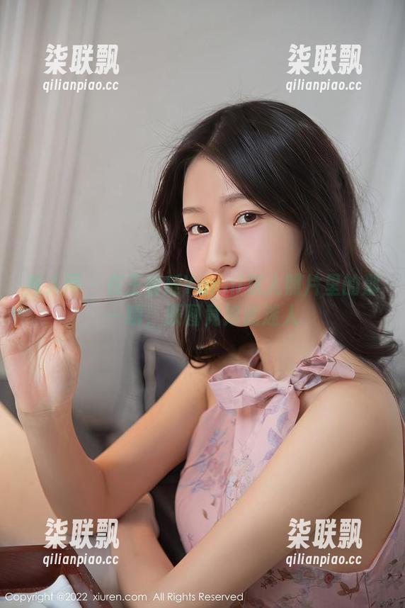 秀人网 - 在王馨瑶Yanni双人照片里的那一瞬，原图竟如此迷人