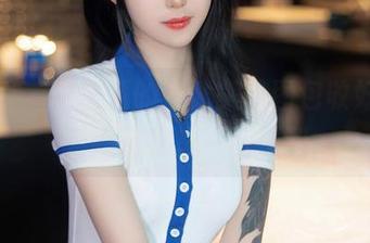 秀人网 – 把筱慧的沙滩美臀图包收好，你会感激我这一波福利