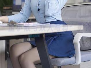 秀人网 – 金小依与双人写真：影像中的双重梦境