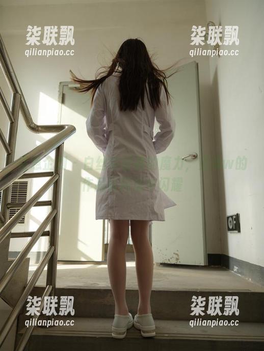 紧急企划 - 白丝牛仔裤的魔力，见希w的作品在网盘中闪耀
