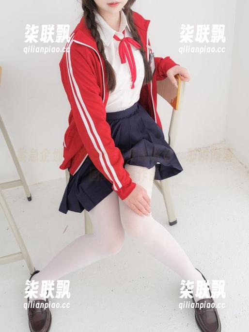 紧急企划 - 连衣裙与龙崎聆音：那瞬间凝固的写真作品