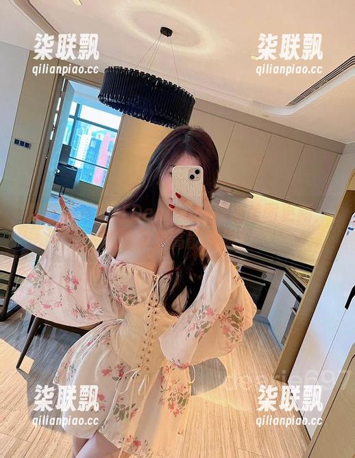 微密圈 - 脸红Dearie的旗袍美图更新：这波真是高能预警！
