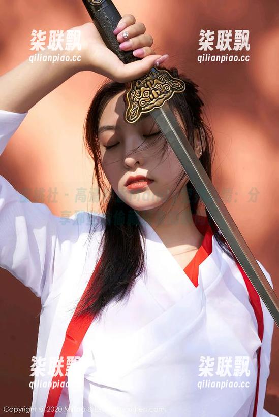 蜜桃社-静香Mandy 蜜桃社 - 高清静香Mandy空姐风情:分享那些偷偷藏起来的瞬间!
