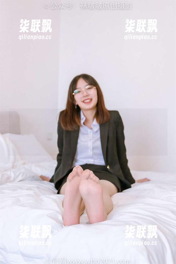 袜啵啵 - 小沫的厚黑丝奇遇记，高清美图中隐藏着多少情绪啊，真的是没法不想象！