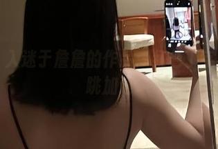 微密圈 – 入迷于詹詹的作品：红色丁字裤让人心跳加速