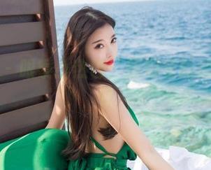 语画界 – 眼镜小热巴：图册里的迷人与随性