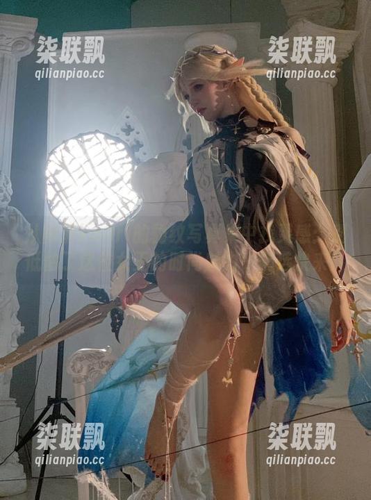 从阿薰kaOri的豹纹写真集中找灵感：别低估了这位女王的时尚魅力！精选快来！