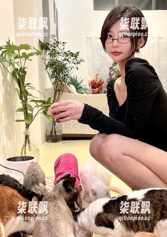 微密圈 - 陈妮妮UNI的妹妹图包大更新，像被轻轻拥抱的气息