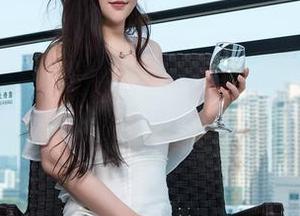 青豆客 – 施忆佳Kitty酱温柔图册：高清，却又难以直视的诱惑