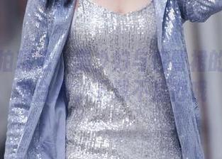魔镜街拍精选：美少妇与包臀裙的极致诱惑合集，下载不后悔哦